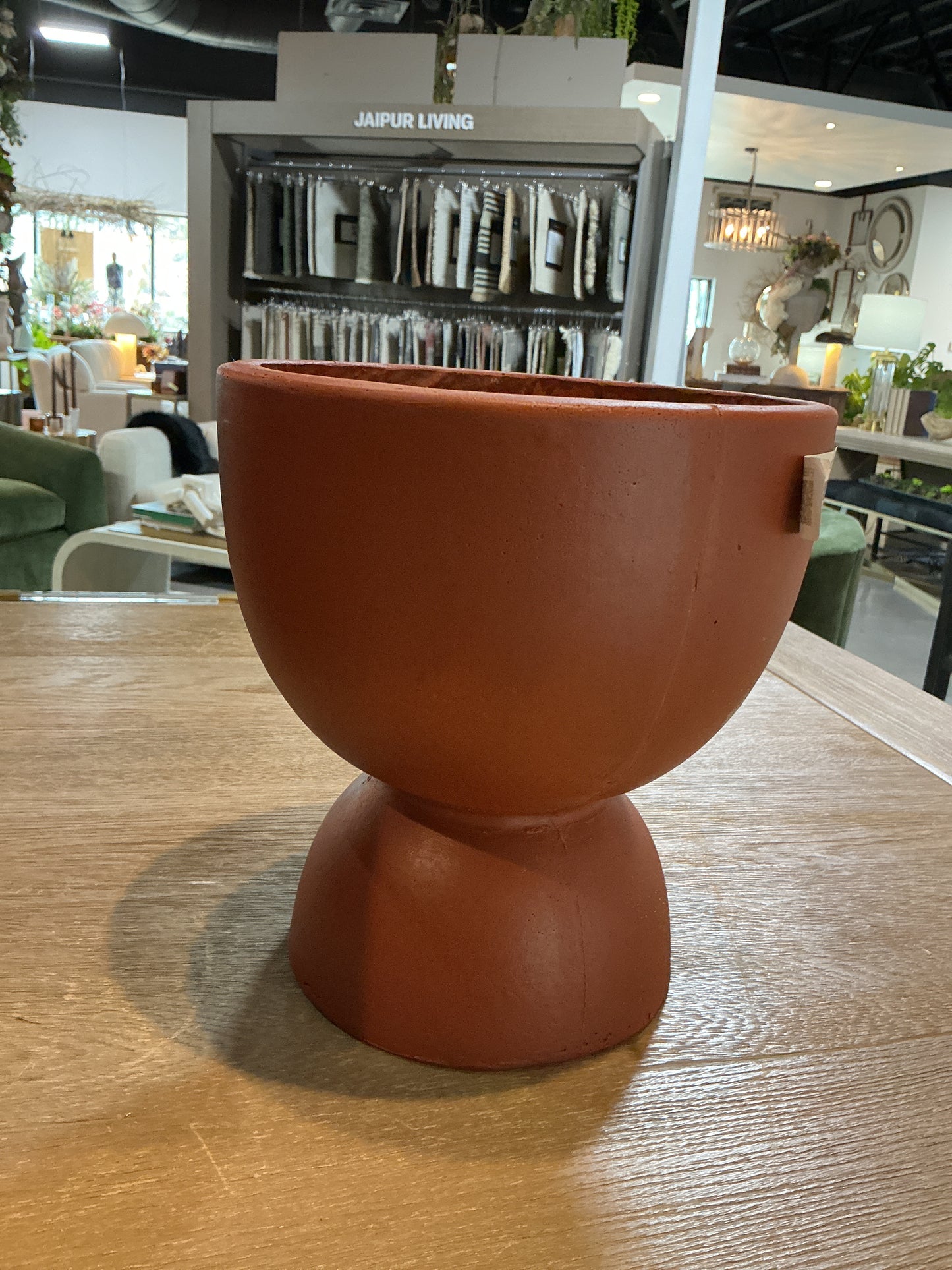 Fiber clay planter 15”