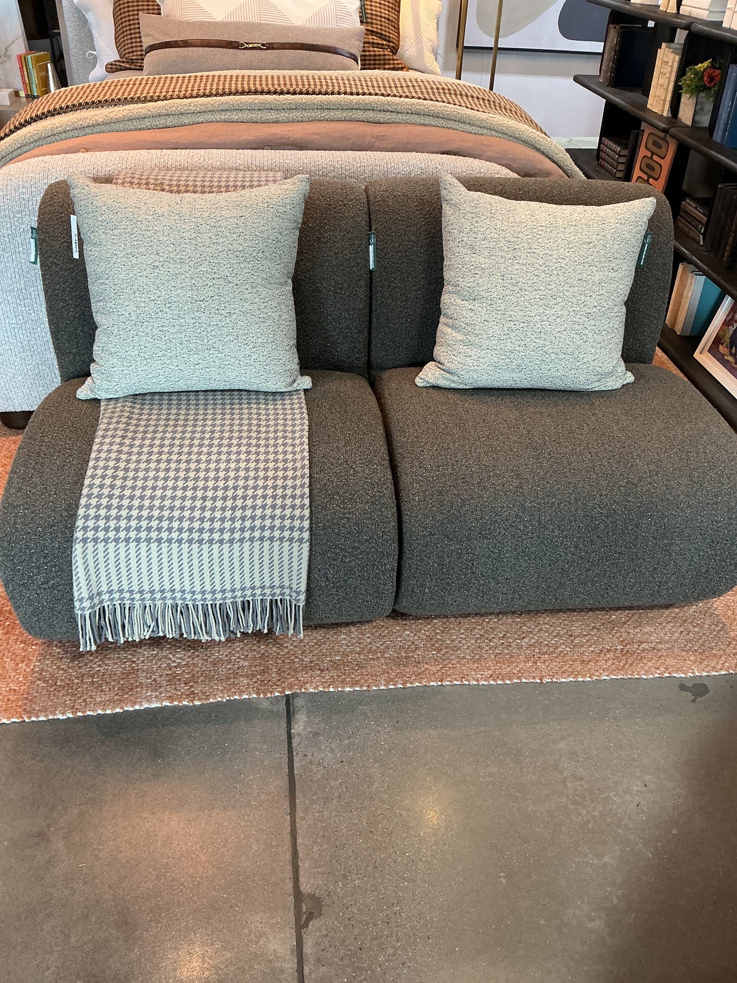 Rio armless chair