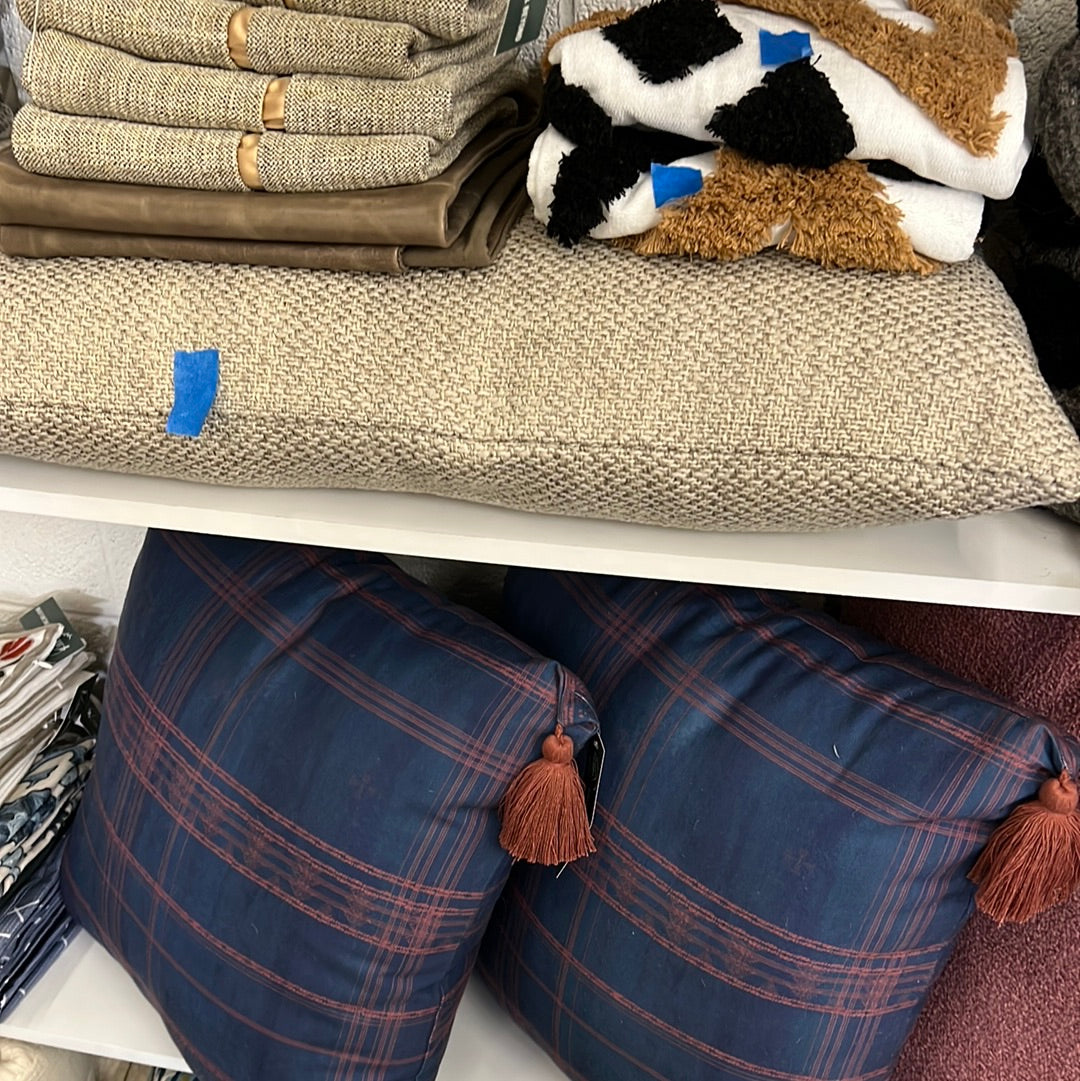 Tweed lumbar