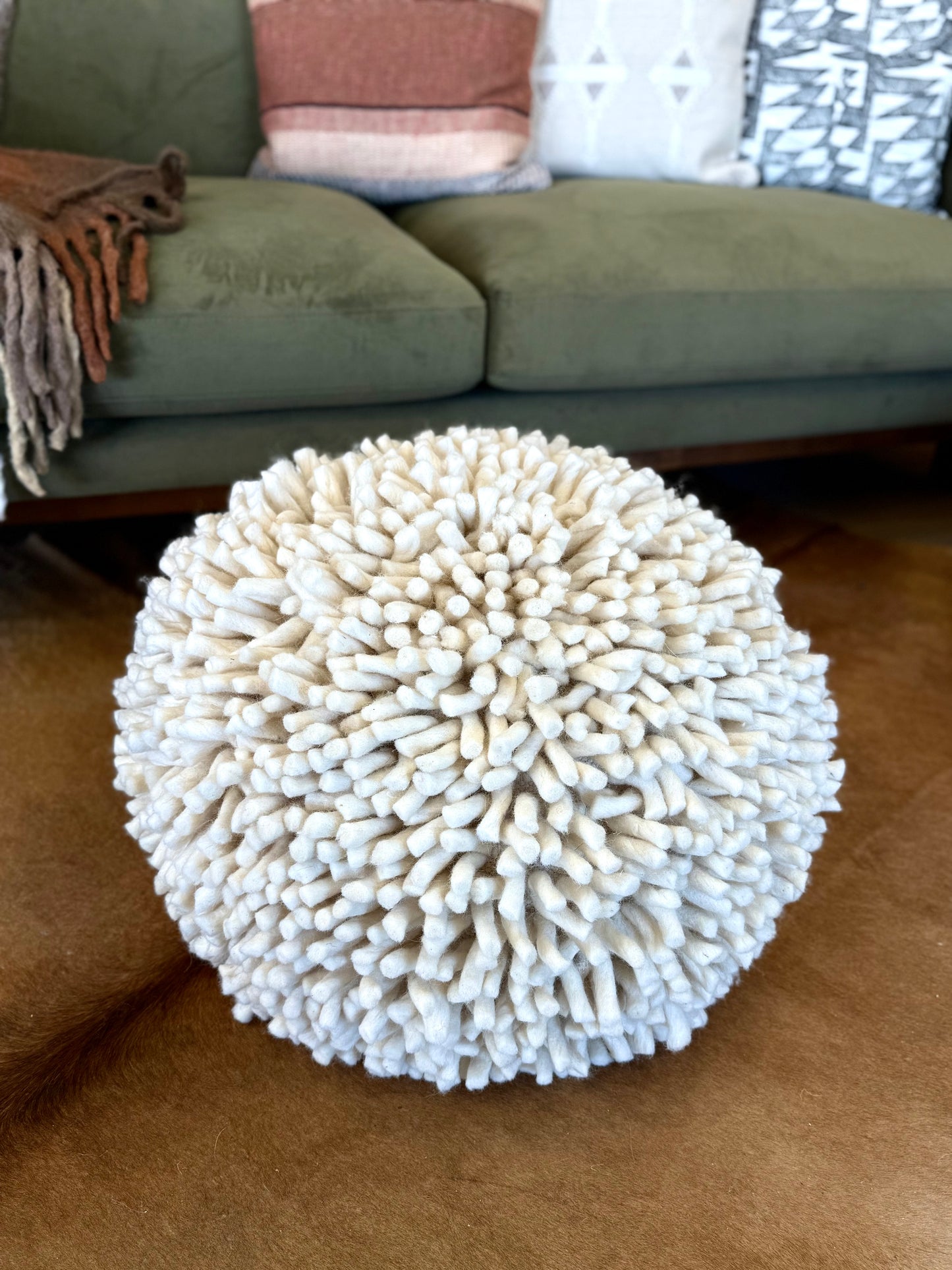 Snowball Pouf