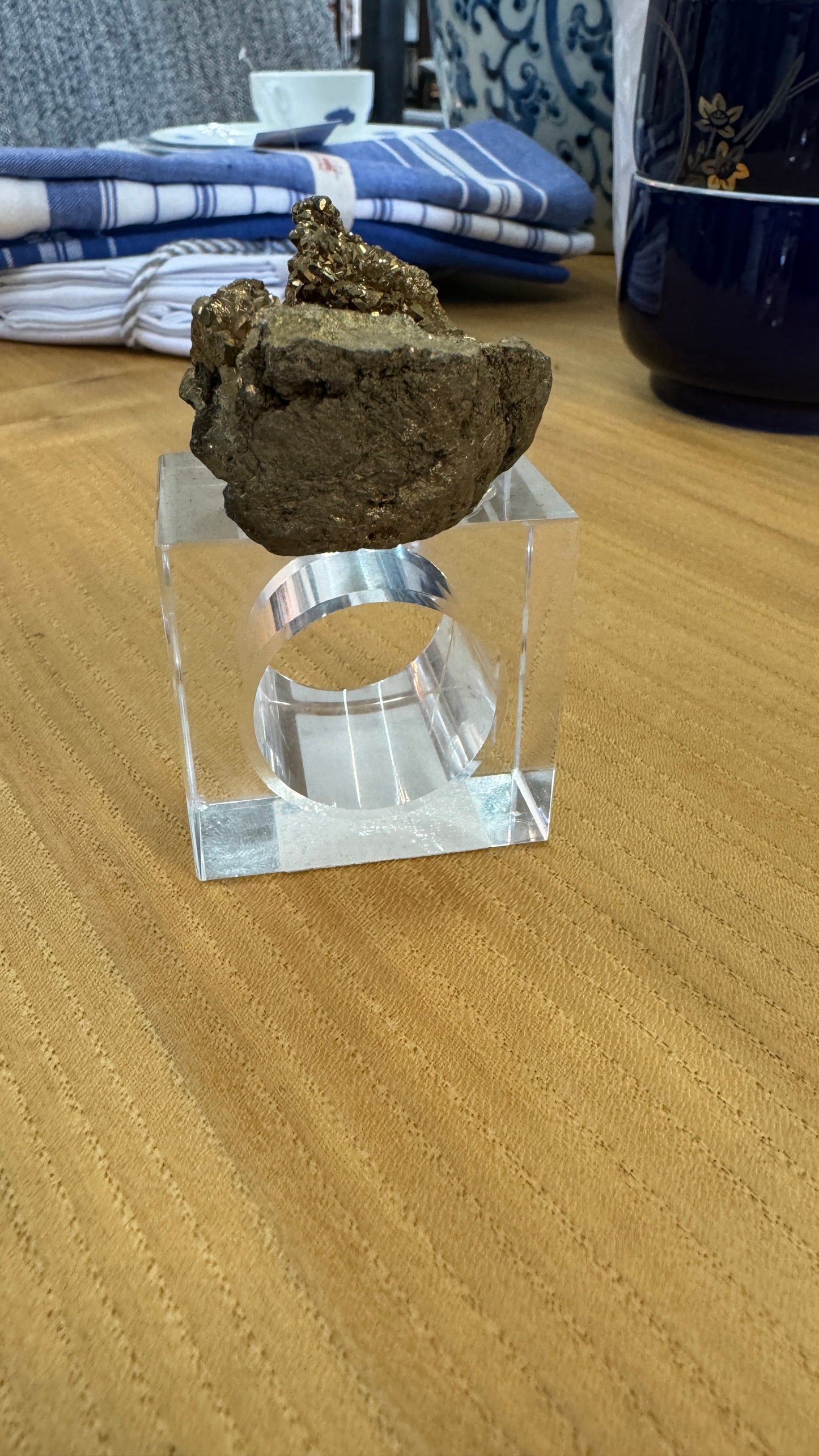 Geode Napkin Ring Gold
