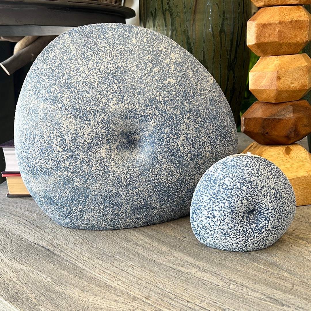 Speckle blue flat vase set of two