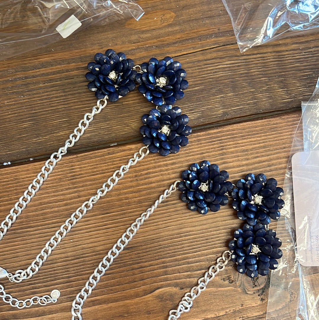 Floral necklace