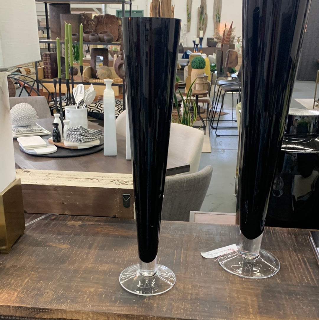 Black glass vase short