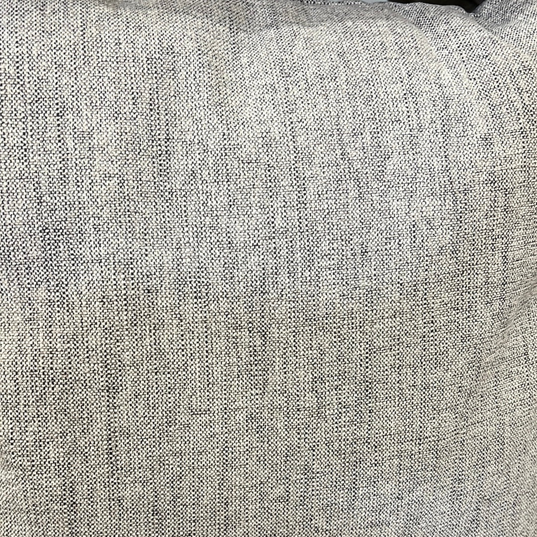 Throw pillow grey