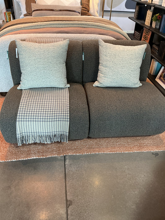 Rio armless chair