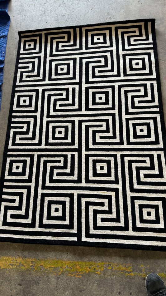 Black White Maze 4x6