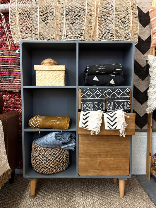 Suzy Shelf