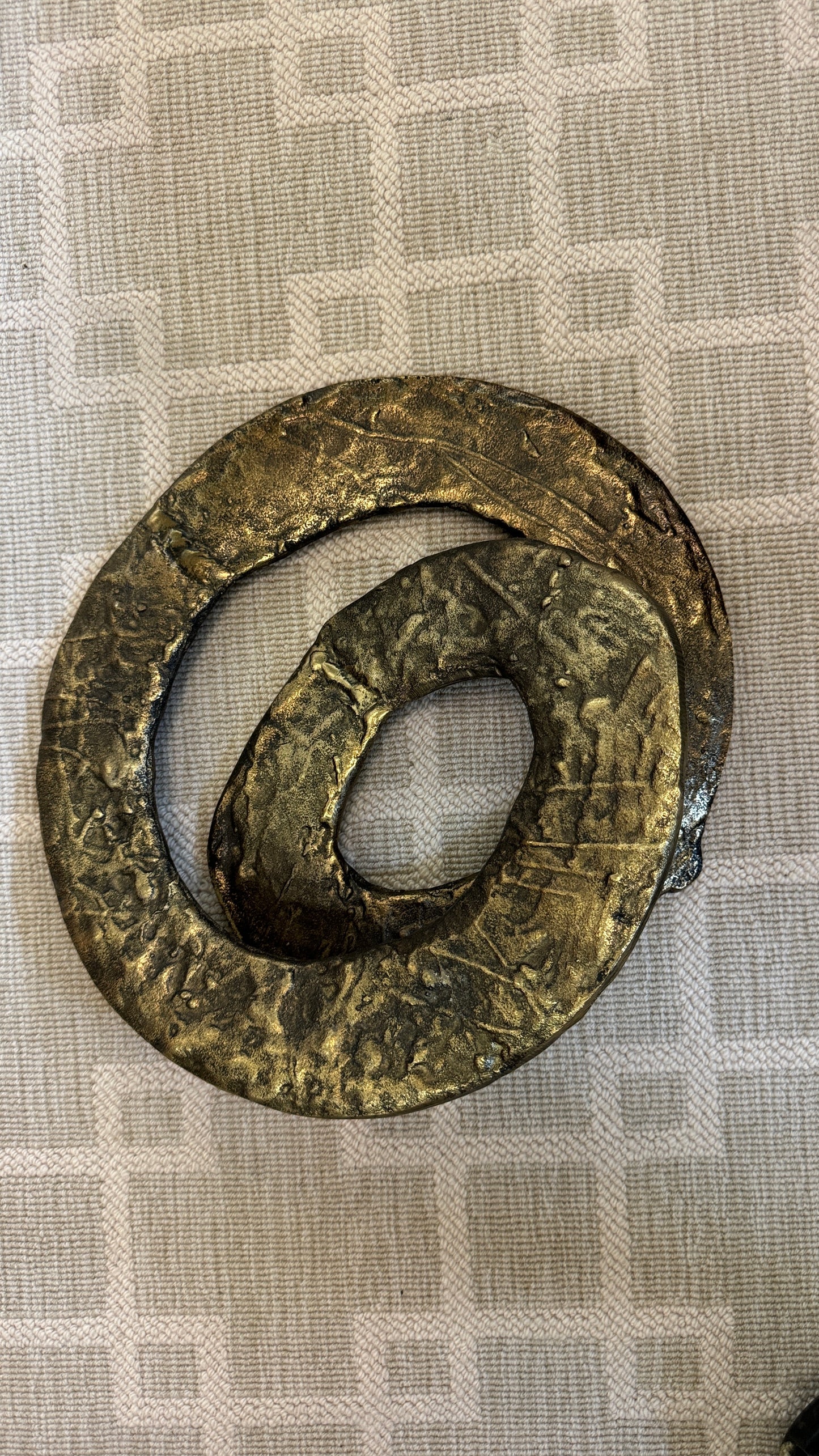 GLD SPIRAL METAL SCULPTURE