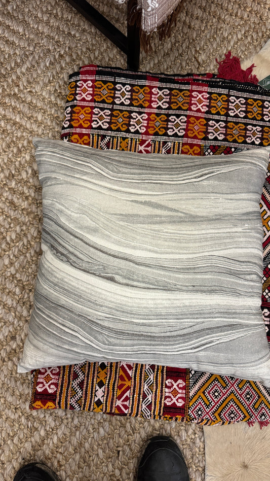 Throw Pillow Grey Waves