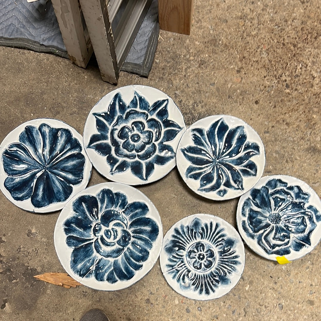 Blue flower dishes sculpture