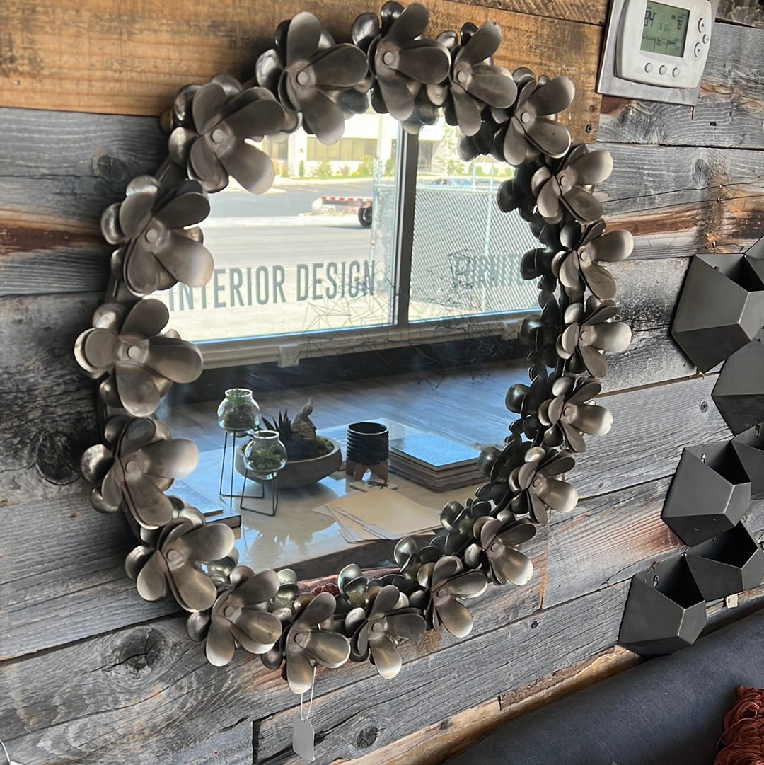 Metal Flower Round Mirror