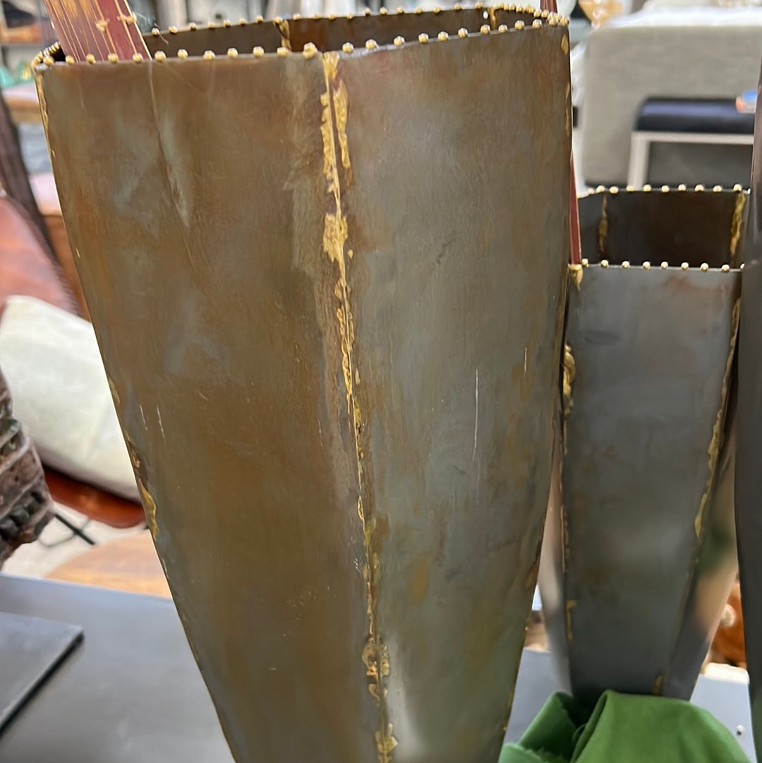 Metal Vase Md