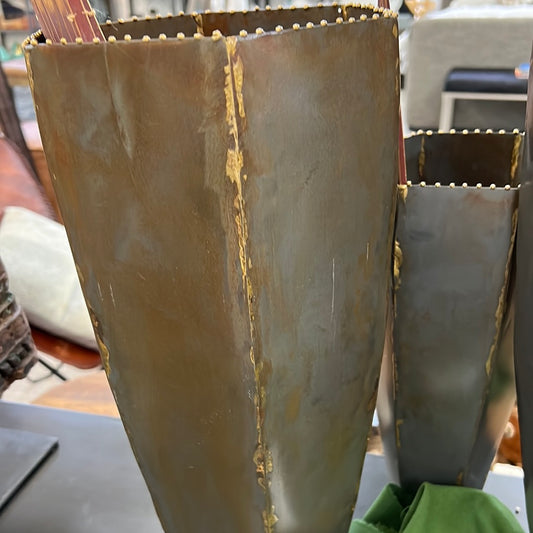 Metal Vase Md