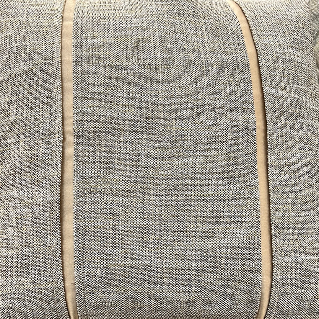 Tweed throw w/ insert