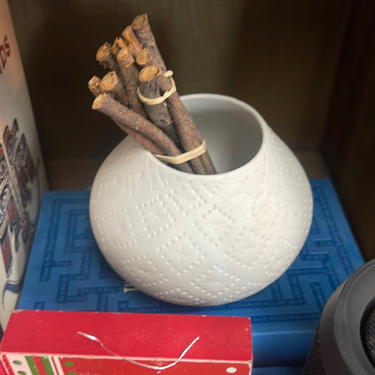 White pot