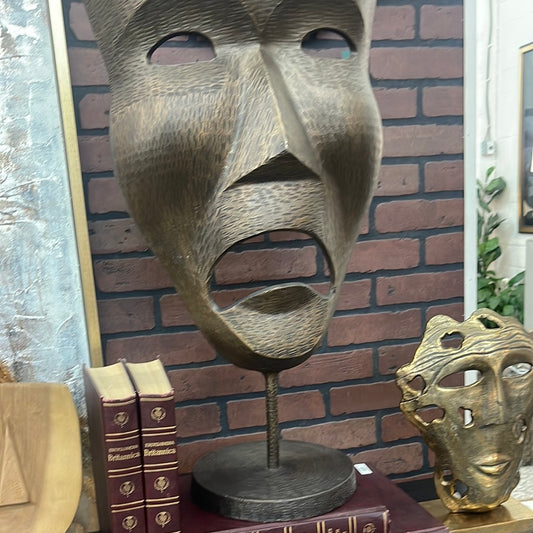 Face statue