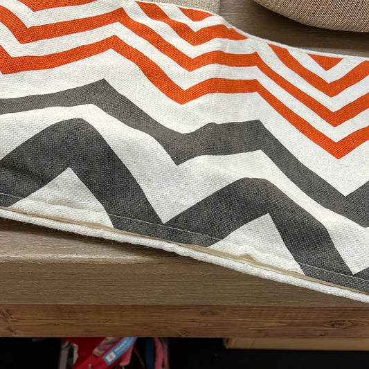 Chevron lumbar case