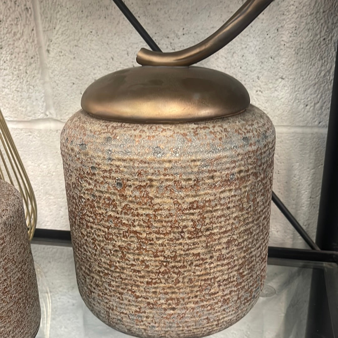 Pot w lid