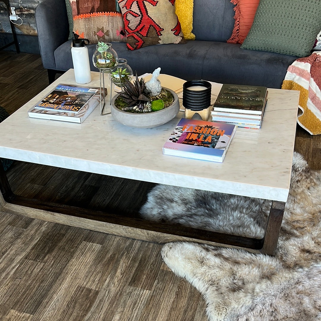 Marble coffee table wood vase