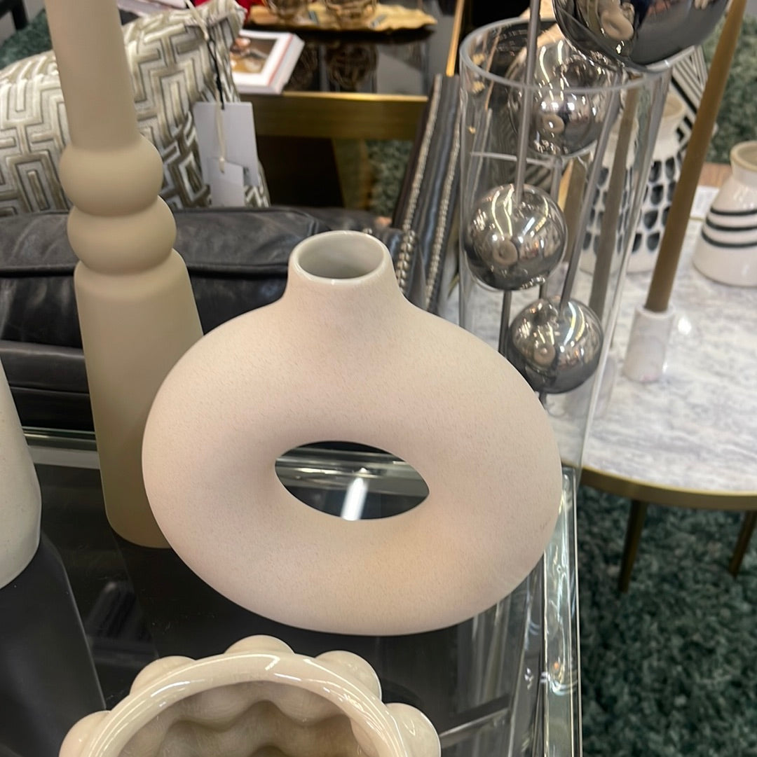 Ceramic hollow pot