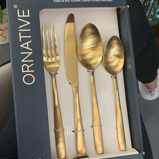 Ornative gold cutlery