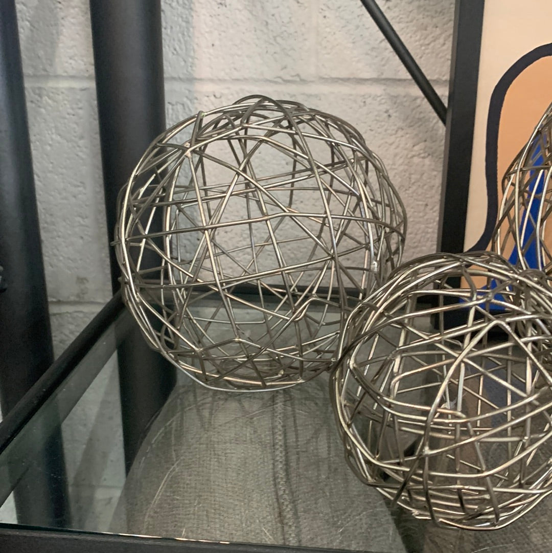 Medium wire ball