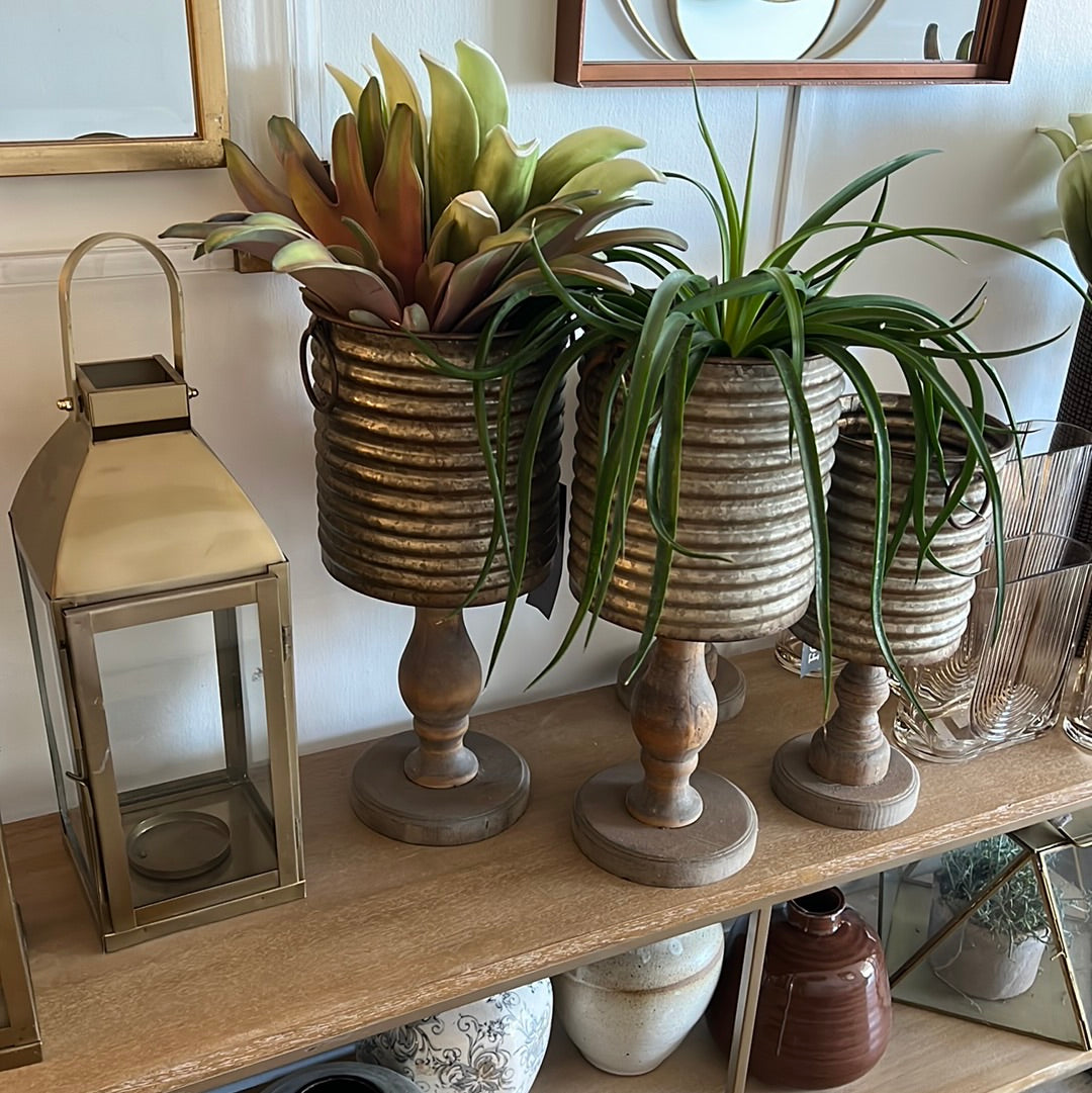 Raised metal bucket planter L