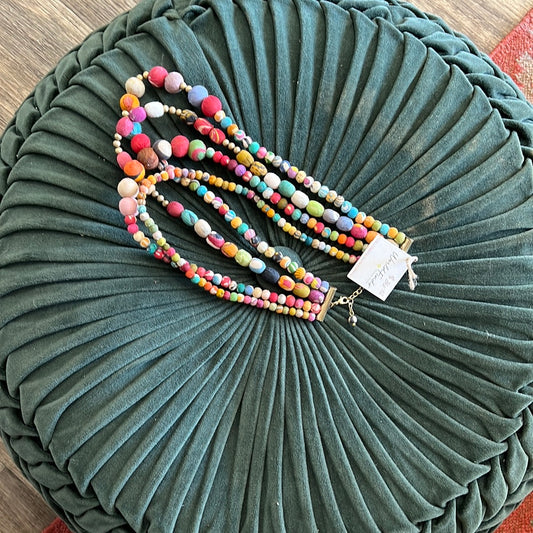 World finds necklace G