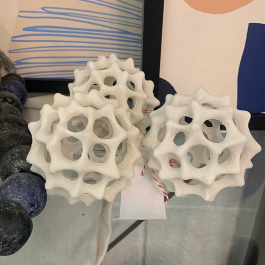 Decorative spike balls