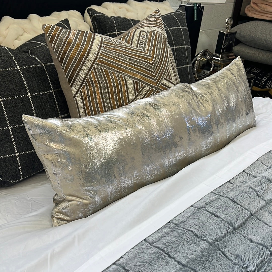 Silver rose lumbar