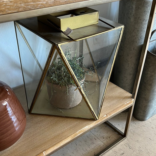 Gold lantern